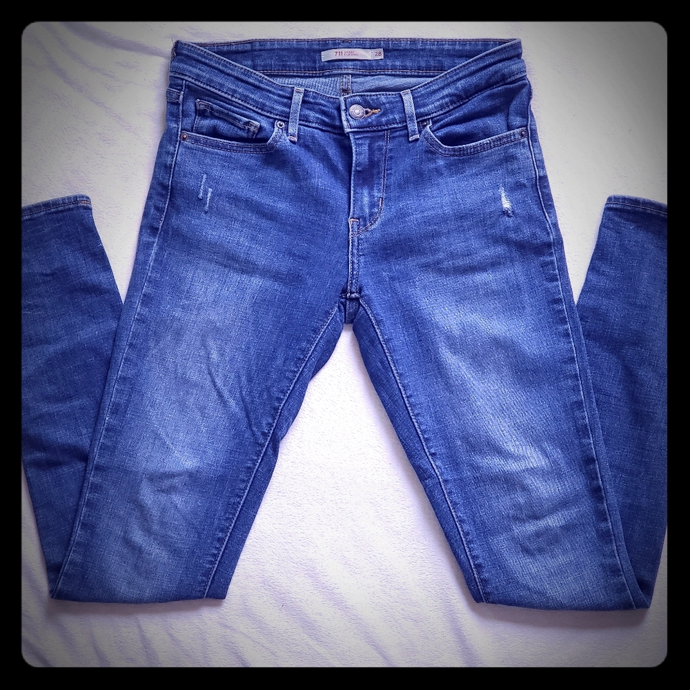 {3/$25} Levi 711 skinny jeans❗